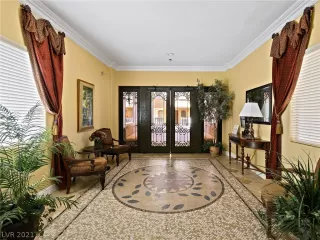 Photo #2: 2331874 Listing