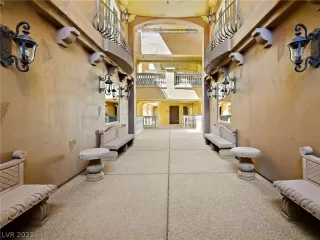 Photo #3: 2331874 Listing