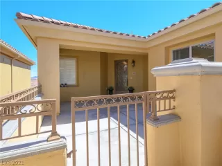 Photo #4: 2331874 Listing