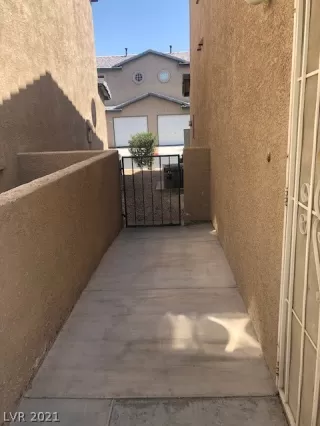 Photo #4: 2331875 Listing 