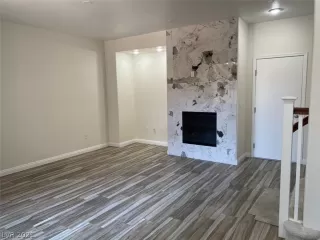 Photo #3: 2331876 Listing