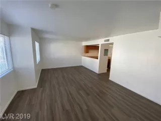 Photo #2: 2331880 Listing