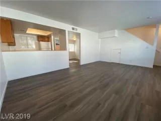 Photo #3: 2331880 Listing