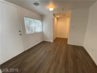 Photo #5: 2331880 Listing