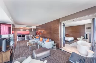 Photo #1: 2331882 Listing 