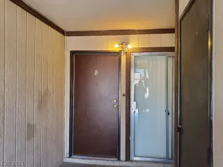 Photo #6: 2331908 Listing 