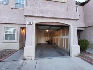 Photo #1: 2331935 Listing 