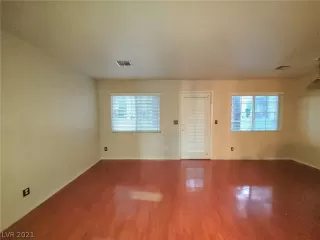 Photo #3: 2331935 Listing 