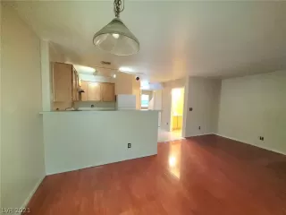 Photo #5: 2331935 Listing 