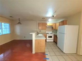 Photo #6: 2331935 Listing 