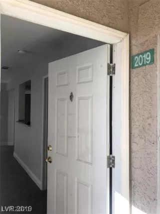 Photo #1: 2331957 Listing