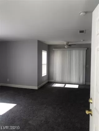 Photo #3: 2331957 Listing