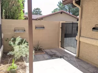 Photo #6: 2331960 Listing