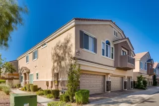 Photo #1: 2331973 Listing