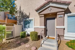 Photo #2: 2331973 Listing