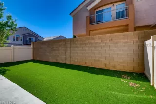 Photo #3: 2331973 Listing