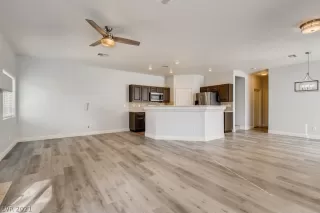 Photo #6: 2331973 Listing