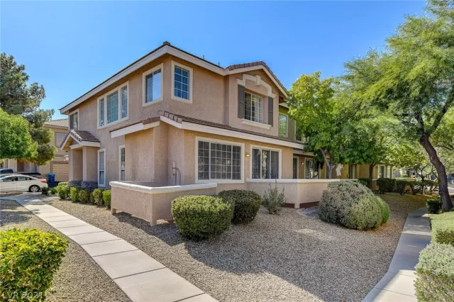 MLS: 2331983 Condo For Sale