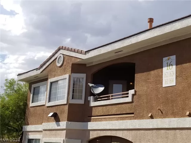 MLS: 2331984 Condo For Sale