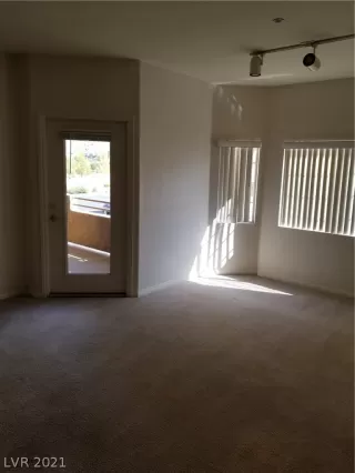 Photo #3: 2331984 Listing 