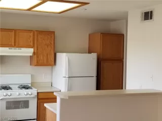 Photo #4: 2331984 Listing 