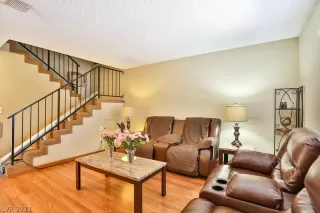 Photo #1: 2332022 Listing 