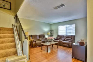 Photo #4: 2332022 Listing 