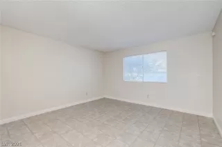 Photo #4: 2332060 Listing