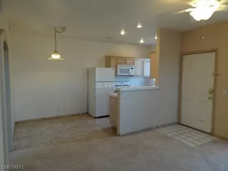 Photo #3: 2332066 Listing