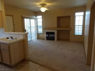 Photo #4: 2332066 Listing