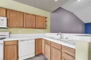 Photo #6: 2332069 Listing 