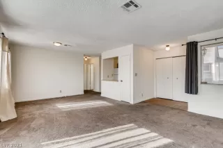 Photo #3: 2332071 Listing 