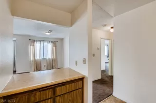 Photo #5: 2332071 Listing 