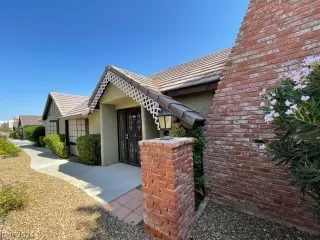 Photo #2: 2332079 Listing