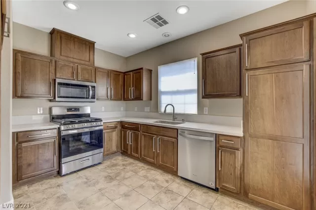 MLS: 2332090 Condo For Sale