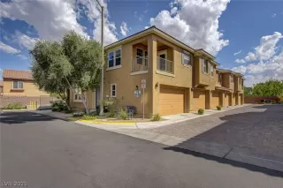 Photo #1: 2332090 Listing