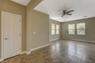 Photo #2: 2332090 Listing