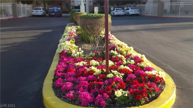 MLS: 2332091 Condo For Sale