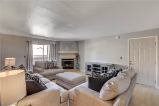 Photo #1: 2332095 Listing 