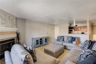 Photo #2: 2332095 Listing 