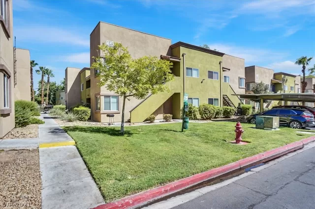 MLS: 2332121 Condo For Sale