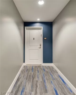 Photo #2: 2332133 Listing