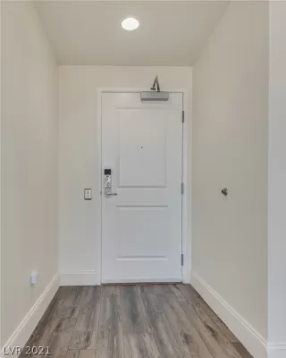 Photo #4: 2332133 Listing