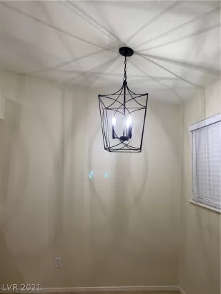 Photo #5: 2332135 Listing 