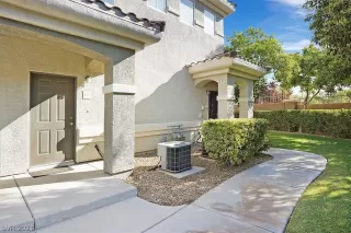 Photo #1: 2332143 Listing
