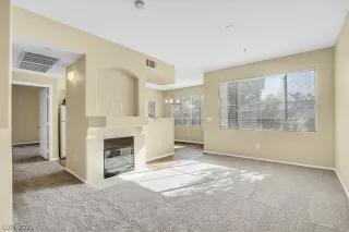 Photo #2: 2332143 Listing