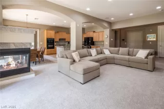 Photo #5: 2332155 Listing 