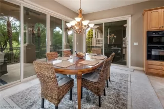 Photo #6: 2332155 Listing 