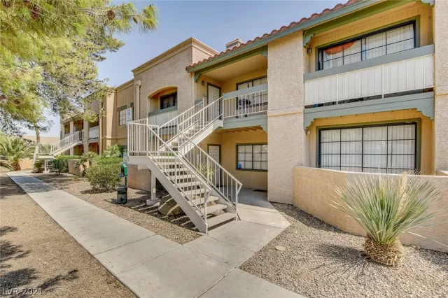 MLS: 2332177 Condo For Sale