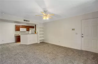 Photo #3: 2332177 Listing